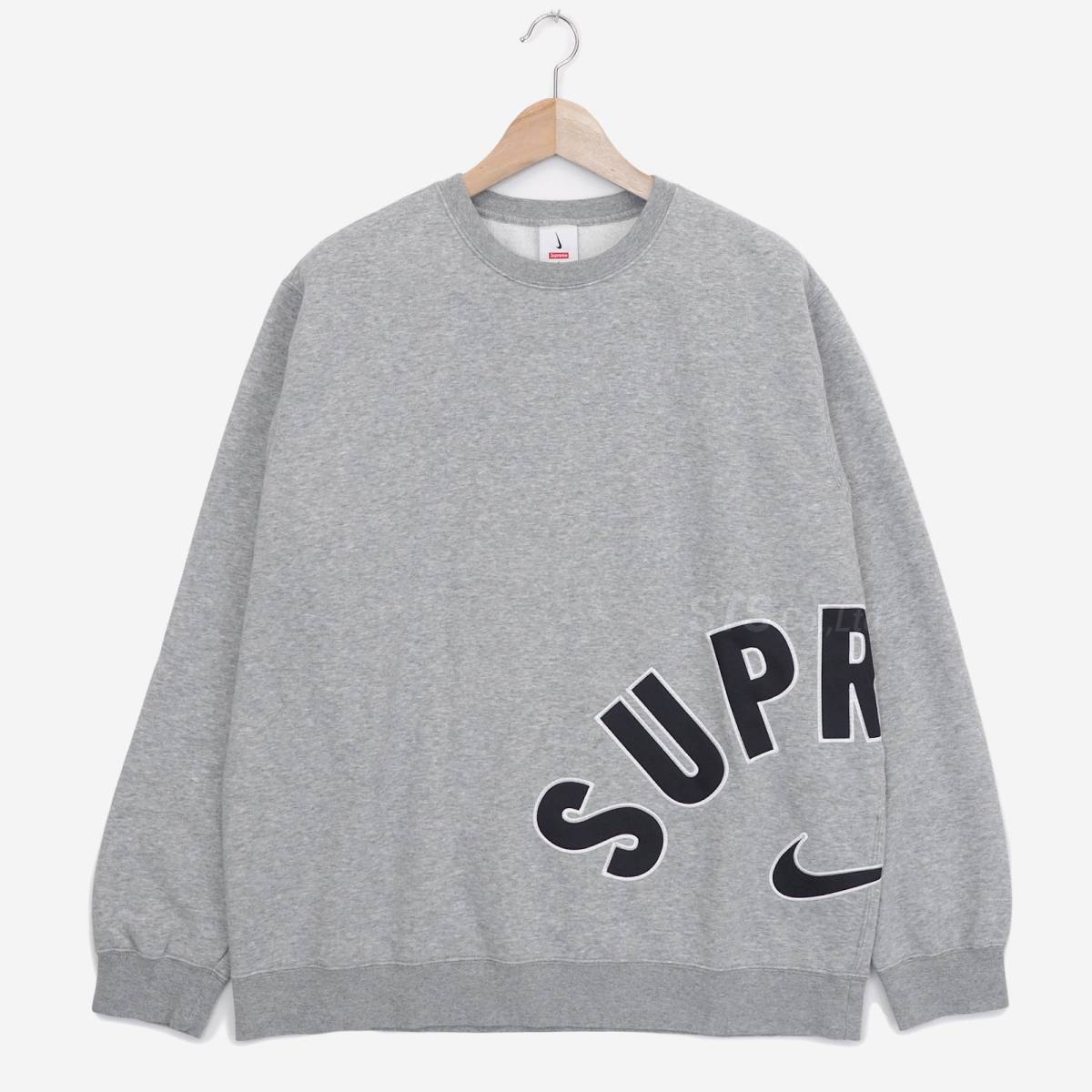 ヤフオク! -「supreme arc crewneck」の落札相場・落札価格 ヤフオク! -「supreme arc crewneck」の落札相場・落札価格