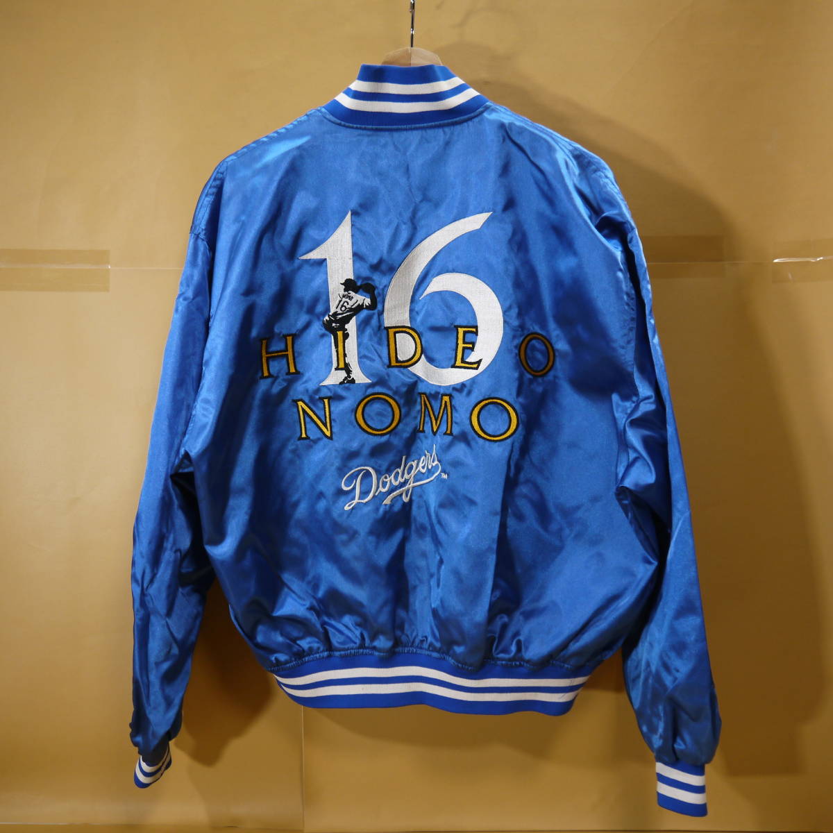ヤフオク! -「ドジャース スタジャン」の落札相場・落札価格