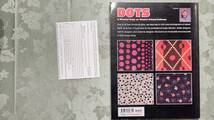 洋書 ドット(水玉模様）柄 写真集 DOTS: A Pictorial Essay on Pointed Printed Patterns by Tina Skinner 1998年 A Schiffer Book_画像2