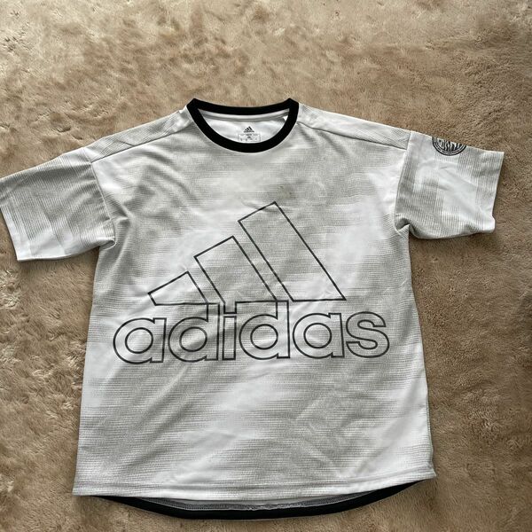 adidas 半袖Tシャツ ロゴTシャツ