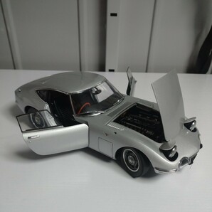 トヨタ2000ＧＴ 1/18 オートアートの画像1