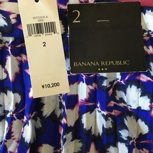 90%オフ　未使用　タグ付き　バナナリパブリック　花柄スカート　10200円のお品　サイズ2