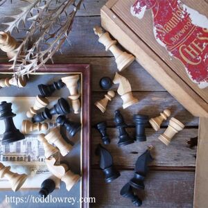 [ small tsubame.... chess piece set ] England Vintage chess men boxed wooden box wood **Vintage Boxwood Chess Set *