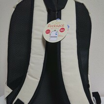 新品 rucksack ムーミン リトルミー D型 リュックサック オフホワイト 缶バッジ付き 約39cm MOOMIN リュック バッグ _画像4