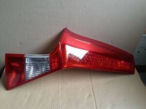 ボルボ V70 左 フィニッシャーランプ LED テールゲート ライト VOLVO