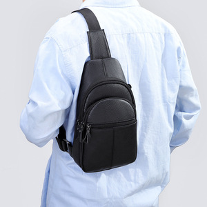 SALE ボディーバッグ メンズ レザー ショルダーバッグ 斜めがけ 本革 牛革 ワンショルダー 鞄 カバン 大容量 多機能 　黒