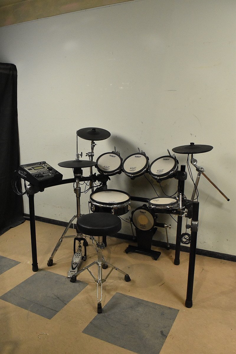 ヤフオク! -電子ドラム ローランドの中古品・新品・未使用品一覧