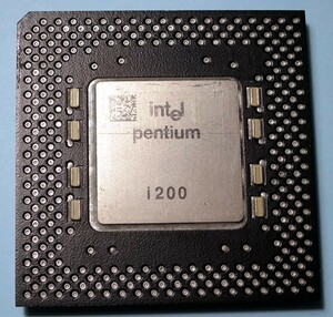 intel　PENTIUM i200 200MHz PPGA　FV80502200 SY044/VSS　ジャンク　コレクション用