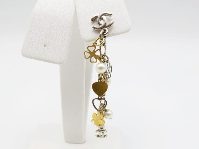 ヤフオク! -「クローバーピアス」(シャネル) (ブランドアクセサリー)の ヤフオク! -「クローバーピアス」(シャネル) (ブランドアクセサリー)の