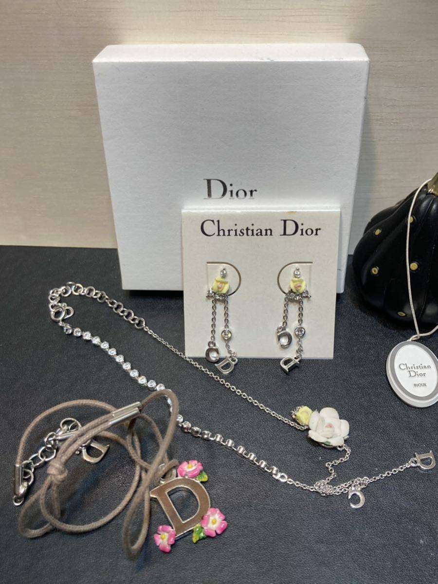 Dior ピアスの値段と価格推移は?|671件の売買情報を集計したDior ...