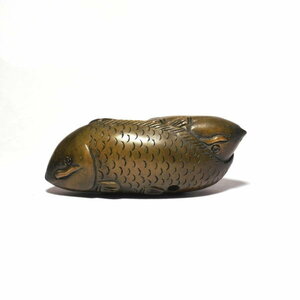  netsuke Самшит мелколистный обыкновенный карп желтый . деликатный скульптура из дерева koi рыба [a32-22]