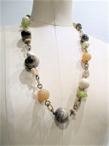 Art hand Auction Beige Khaki Perlen Kürbis handgemachte Halskette kostenloser Versand ein von einer Art Halskette Halskette, Handgefertigt, Accessoires (für Damen), Halskette, Anhänger, Halsband