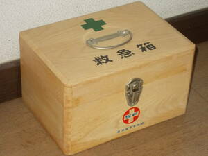 esef 10 character seal first-aid kit * Showa Retro / wooden / outdoor . camp. medicine box . toolbox . case .!* antique * Vintage 