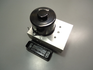 * Benz C Class W203 C200 ABS actuator ESP unit *