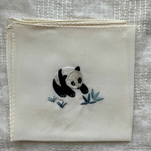 未使用　シルク　シルク100% 刺繍　ハンカチ　パンダ