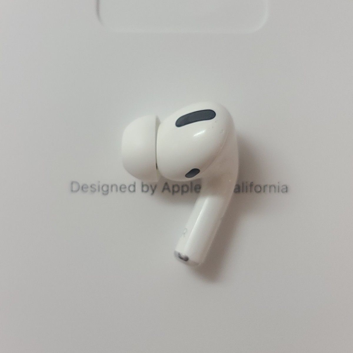 Y39 展示品 AirPods 第3世代 白 MPNY3J/A iPhone スマホアクセサリー