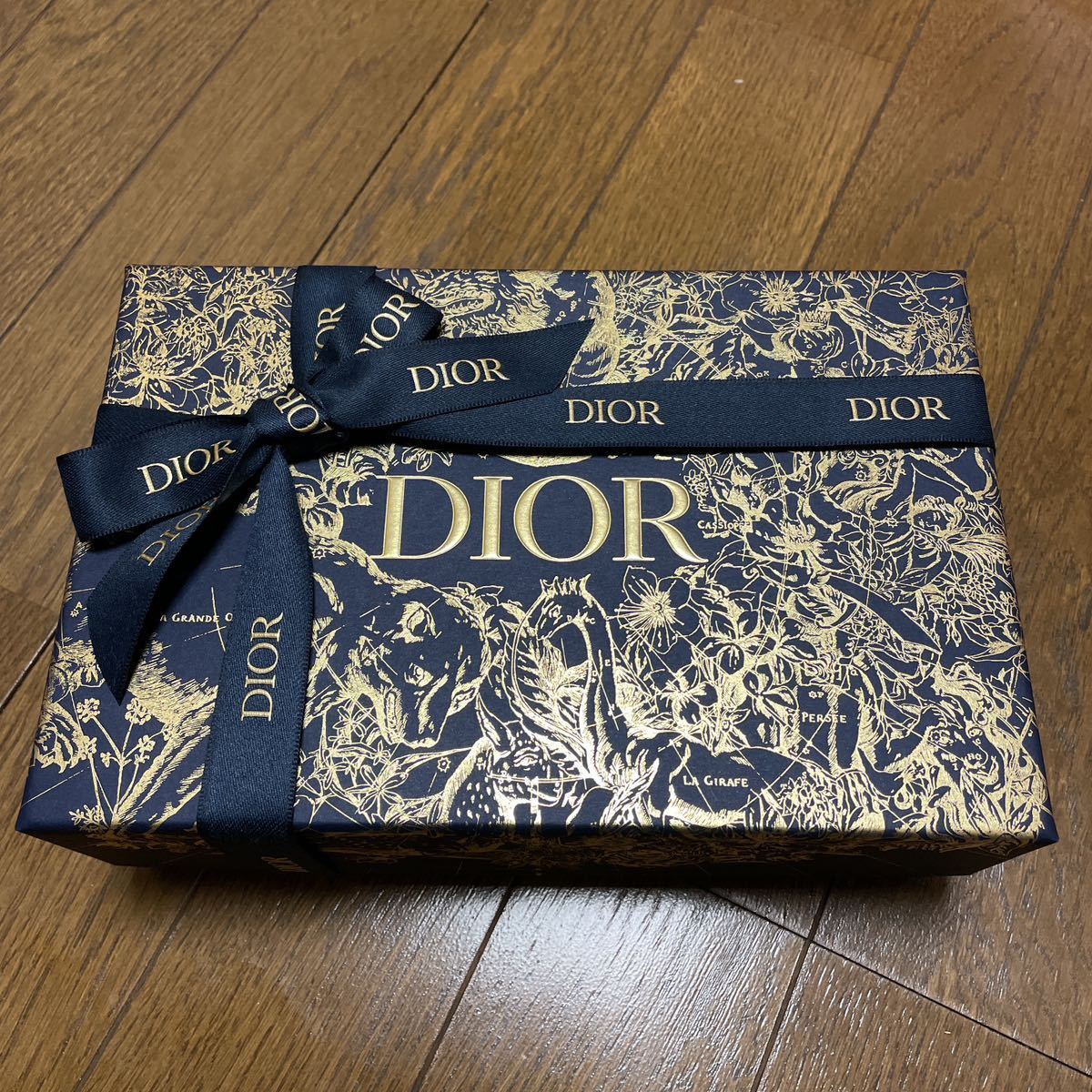 ヤフオク! -「dior ラッピングリボン」の落札相場・落札価格