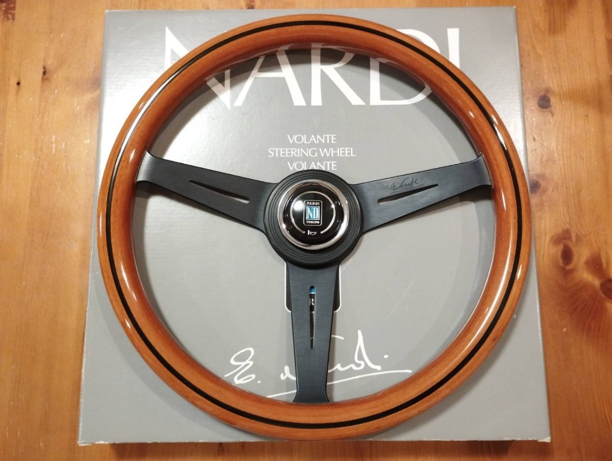 新品商品 ナルディ NARDI クラシックステアリング ステアリング