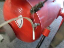 ガスタンク　赤い車輪付　移動可能　中古品_画像7