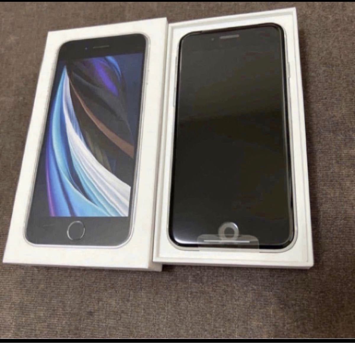 iPhone SE 第2世代 64GB ホワイト simフリー 新品未使用品 判定 