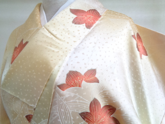 色留袖 正絹 ちりめん 五つ紋 駒刺繍 金銀糸刺繍 花草夫婦鳥染文 裾綿入り-