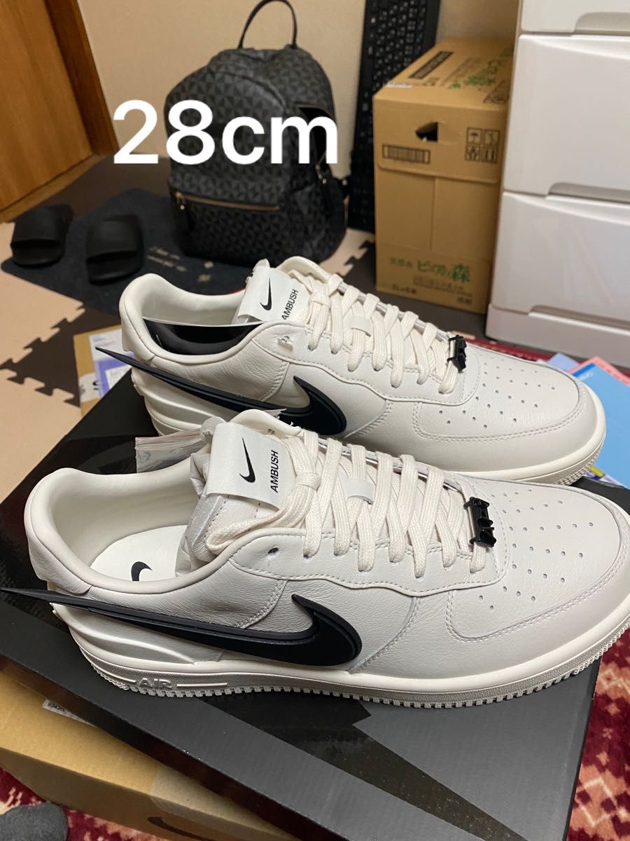 一番の贈り物 白 アンブッシュ × 1 ナイキ エアフォース1 US9
