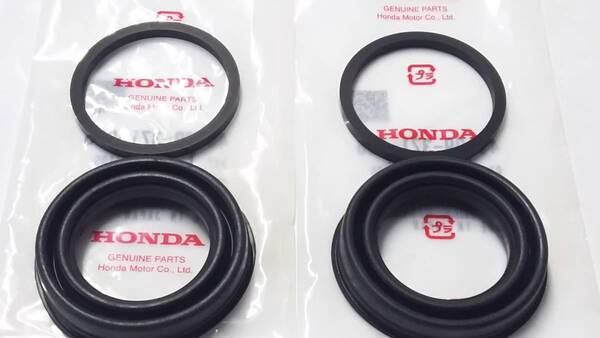■送料込み■ ホークCB250N CB400N キャリパー ピストン オイルシールセット ダブルディスク HONDA
