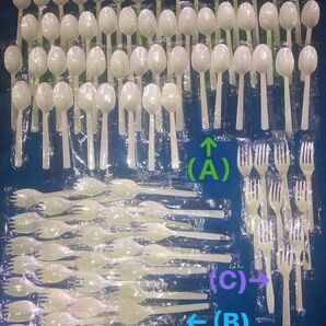 コンビニ用未開封ホワイト系プラスチック製／Ａスプーン約５３本／Ｂスプーン形ホーク付き約３１本／Cホーク約１０本／D割り箸約38本