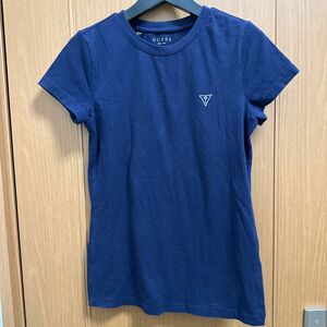 GUESS（ゲス）ネイビーロゴTシャツ 半袖Tシャツ