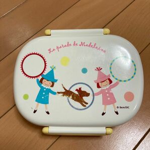 ファミリア　マドレーヌちゃん　弁当箱