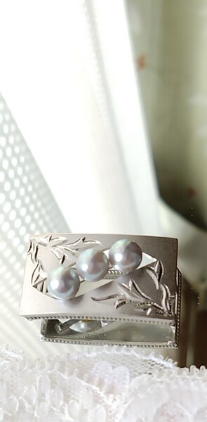 本真珠ブルーグレーパール7,6mm3粒の帯留め 帯飾り 和装小物SILVER