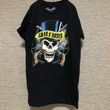 バンT　半袖Tシャツ　ガンズアンドローゼズ　デカロゴ　ドクロ　バラ　バンド25 古着　入手困難　希少デザイン 激レア　ブラック　_画像1