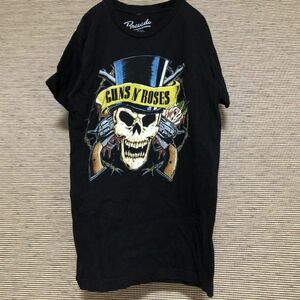 バンT　半袖Tシャツ　ガンズアンドローゼズ　デカロゴ　ドクロ　バラ　バンド25 古着　入手困難　希少デザイン 激レア　ブラック　