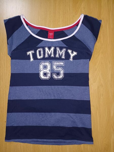 tommy　girl　Tシャツ　トミーヒルフィガー