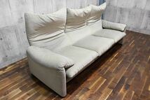 CCC1 Cassina カッシーナ 675 MARALUNGA マラルンガ 3人掛けソファ ヴィコ・マジストレッティ ファブリック 3シーター トリプルソファ_画像4