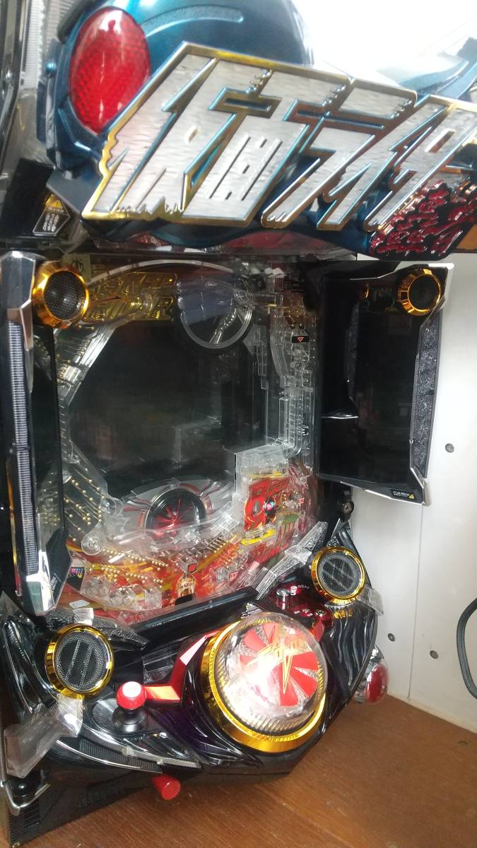 パチンコ実機 仮面ライダーフルスロットル コントローラ 固定板 手渡し-