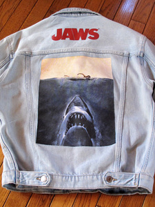 H&M DIVIDED JAWS ジョーズ Gジャン デニムジャケット バックプリント ビックロゴ　ハイカット UK/EUR:S　ウォッシュド加工 USJ