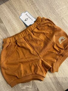 赤ちゃん本舗 ショートパンツ 95 薄手 ブラウン 虹 レインボーロゴ パンツ ズボン