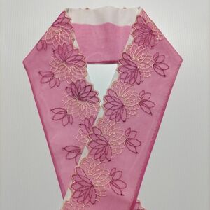 Ｐ-8032 ラメ入り光沢刺繍　可愛いピンク色スカラップレース　重ね衿サイズ
