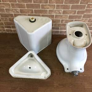 【中古】TOTOトイレ便器(床下排水)☆洋式便器と三角タンク(隅付タンク) 隅付きタンクのセット#(ホワイト)の画像6