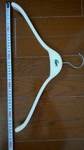 非売品貴重LACOSTE ラコステ 木製 ハンガー 中古/ファッション ブランド ワニ NOT FOR SALE _画像10