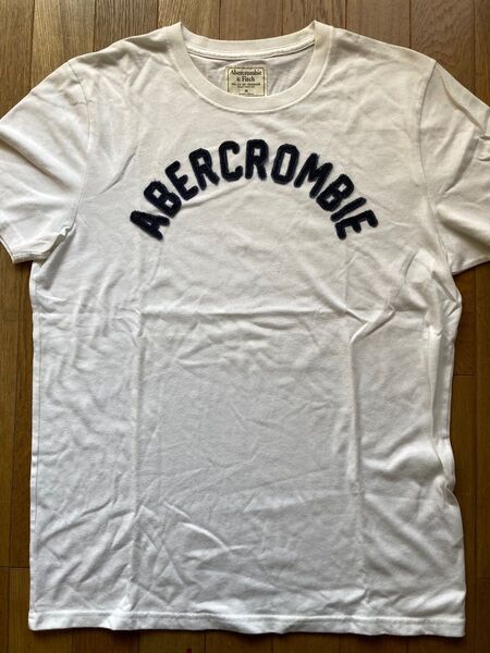 値下げ!Abercombie & FitchメンズTシャツ