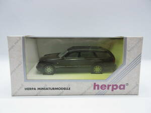 1/43 herpa　メルセデスベンツ Eクラス Tモデル　ワゴン　Mercedes-Benz E-Klasse S210 ミニカー　ブラック