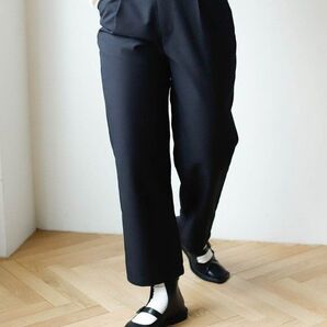 新品 シンプルタックパンツ