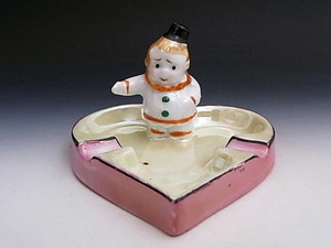 ... face. child figure Heart type ashtray * Old Japan 