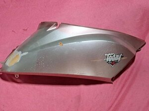 ＵＳＥＤ・塗装ベース！ ホンダ純正 トゥデイ(AF61) 右サイドカバー(色褪せ/塗装の剥がれ有り) ピンク系