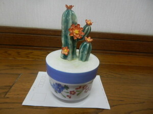  music box ceramics cactus [ bending name . cup ] plant antique objet d'art collection retro interior miscellaneous goods small articles translation have present condition small lack equipped 