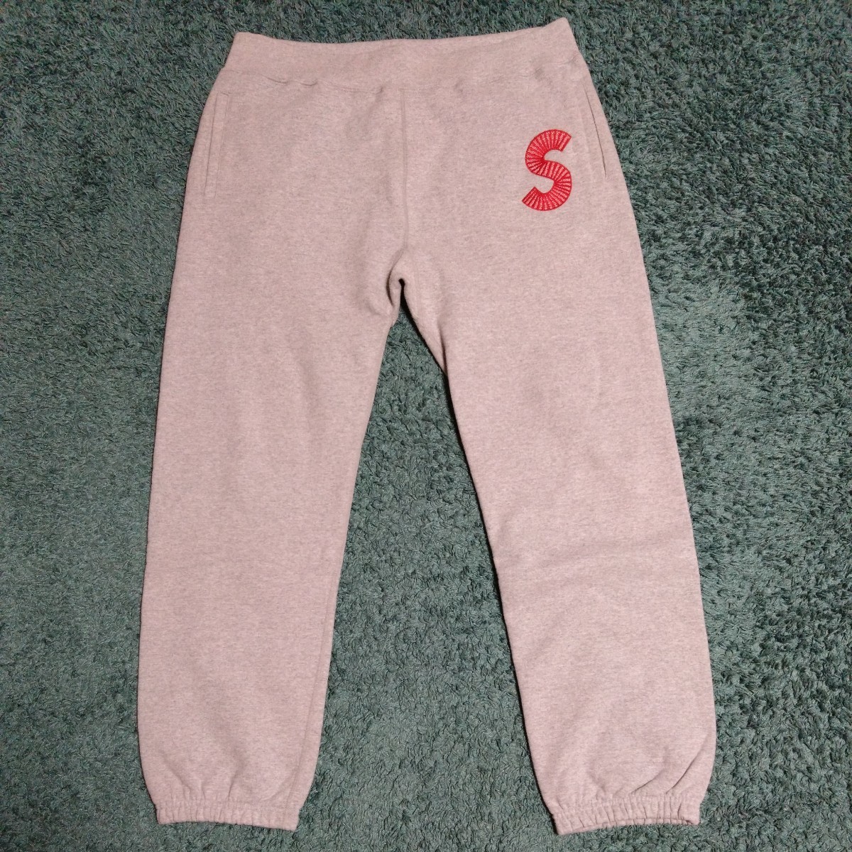 ヤフオク! -supreme スウェットパンツの中古品・新品・未使用品一覧