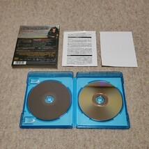 洋画　Blu-ray Disc+DVD2枚組　SALT　ソルト　美品　スリーブケース付_画像8