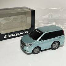 トヨタ　エスクァイア　プルバックカー　カラーサンプル　TOYOTA Esquire ミニカー_画像2